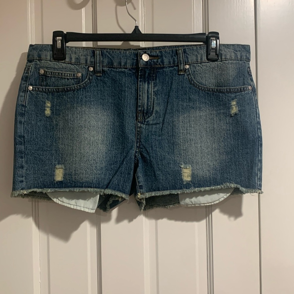 💙💙Distressed Women’s Jean Shorts💙💙